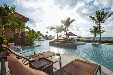 belize accommodations beachfront.